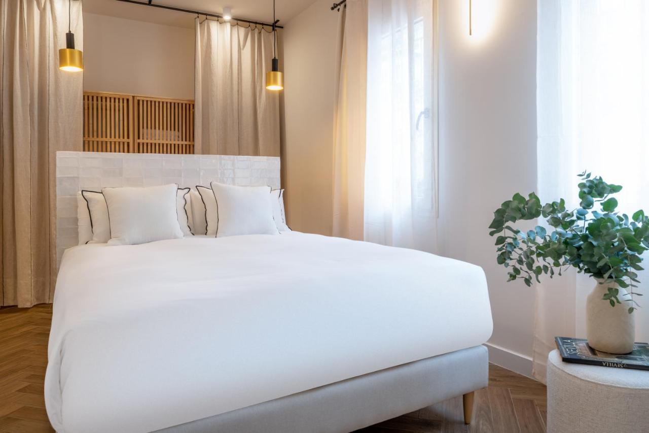 Magno Apartments Robles With Jacuzzi And Private Parking Sevilla Buitenkant foto