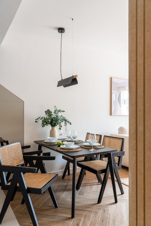 Magno Apartments Robles With Jacuzzi And Private Parking Sevilla Buitenkant foto