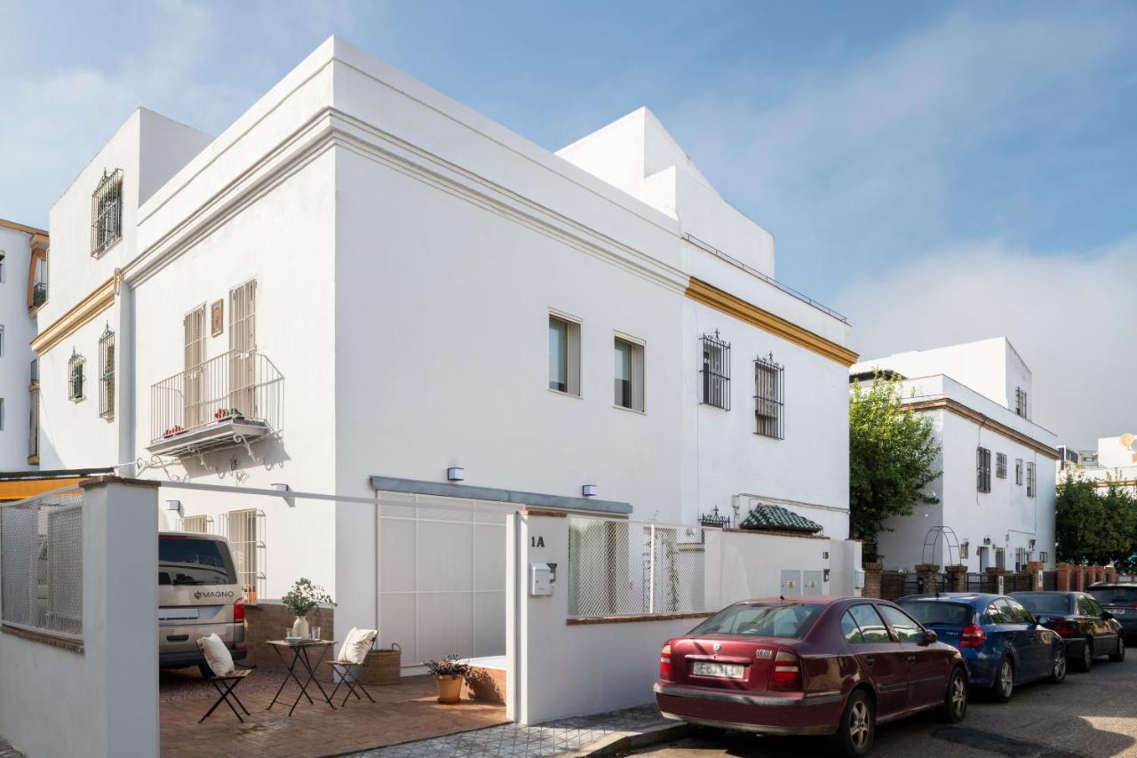 Magno Apartments Robles With Jacuzzi And Private Parking Sevilla Buitenkant foto